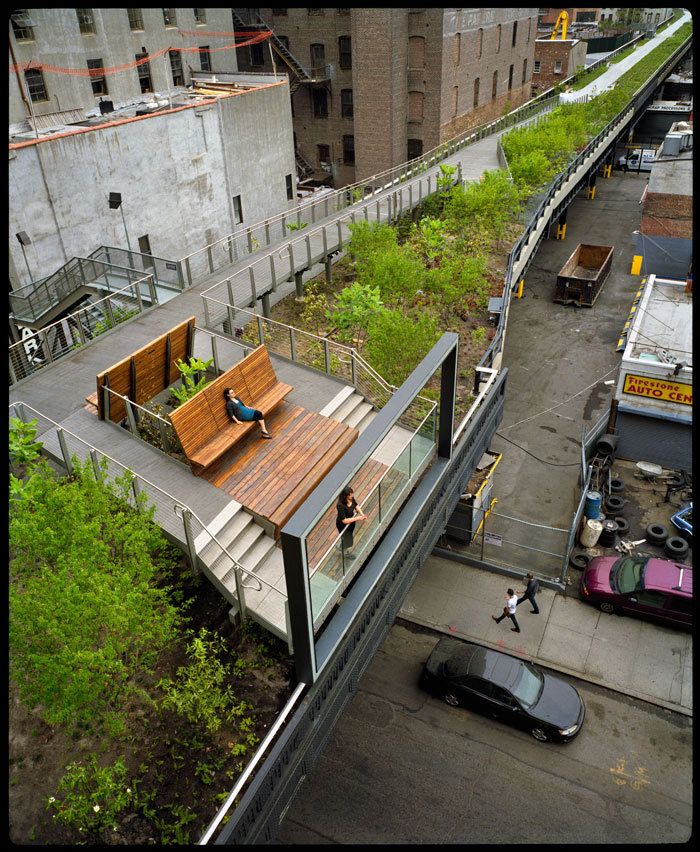 NYC. High Line scene. Greeness and quietness