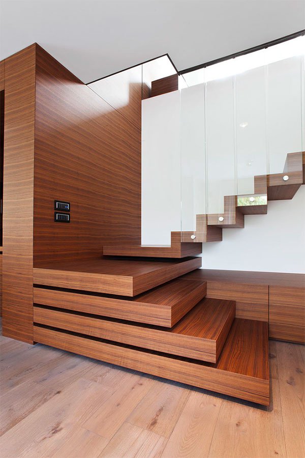现代木质楼梯隔断