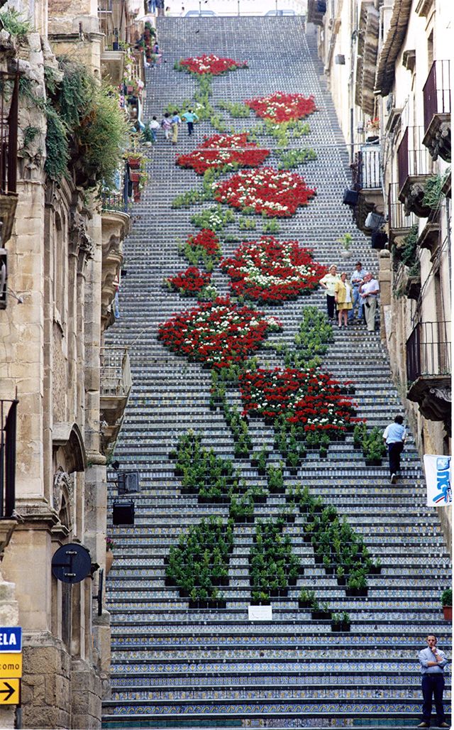 A Historic Staircase in Caltagirone +++ Sici