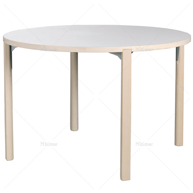 木质圆形餐桌